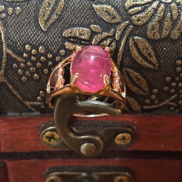 Unique Rings - Picture 2 of 10